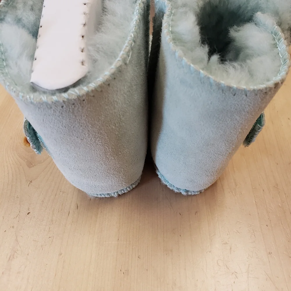 UGG Baby Erin size Large New in box